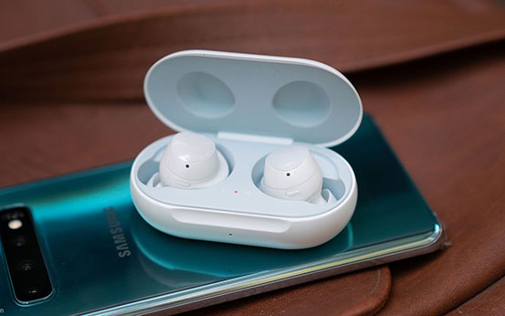 Samsung Galaxy Buds: đối thủ xứng đáng của AirPods sau hơn 2 năm, chất âm rất khá, giá hợp lí