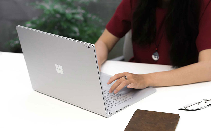 Microsoft thêm phiên bản Core i5-8350U cho Surface Boook 2 giá $1.499, giảm giá khởi điểm còn $1.149