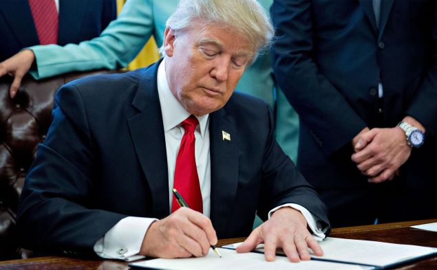 Tổng thống Trump ký sắc lệnh tuyên bố tình trạng khẩn cấp, cấm các nhà mạng Mỹ dùng thiết bị Huawei